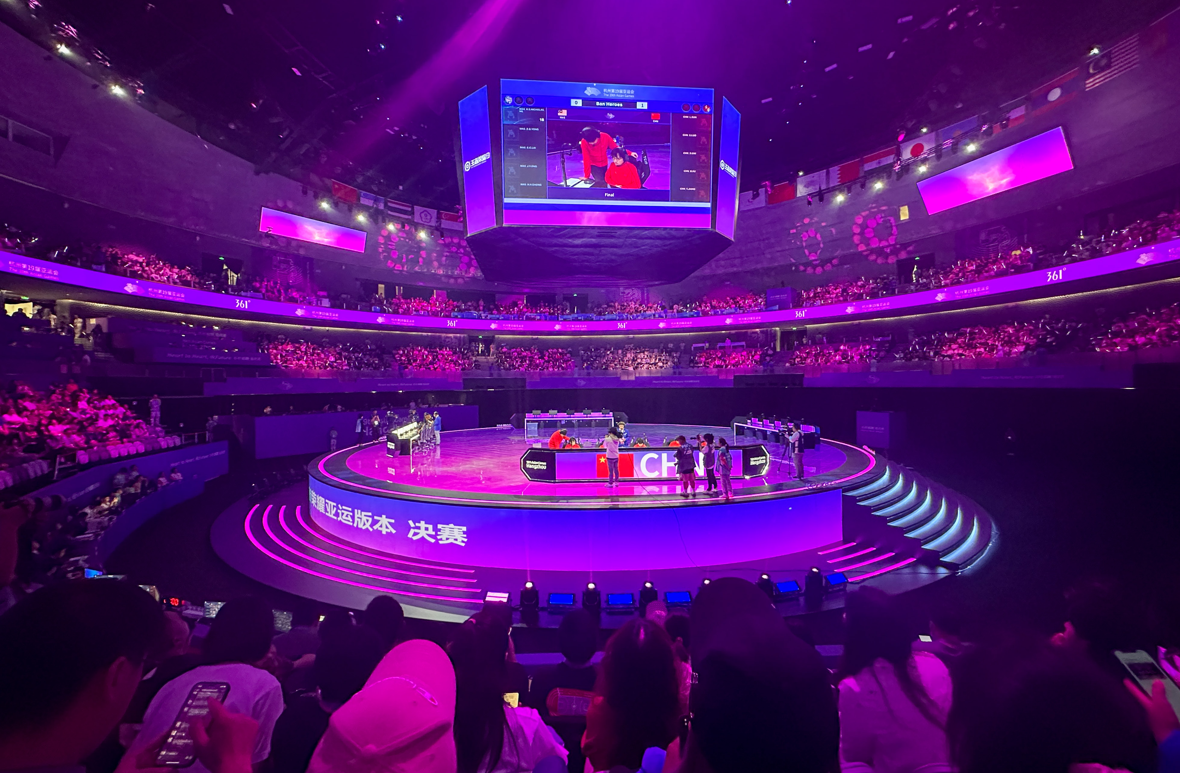 一个3d滚球闯关的游戏抖音小游戏